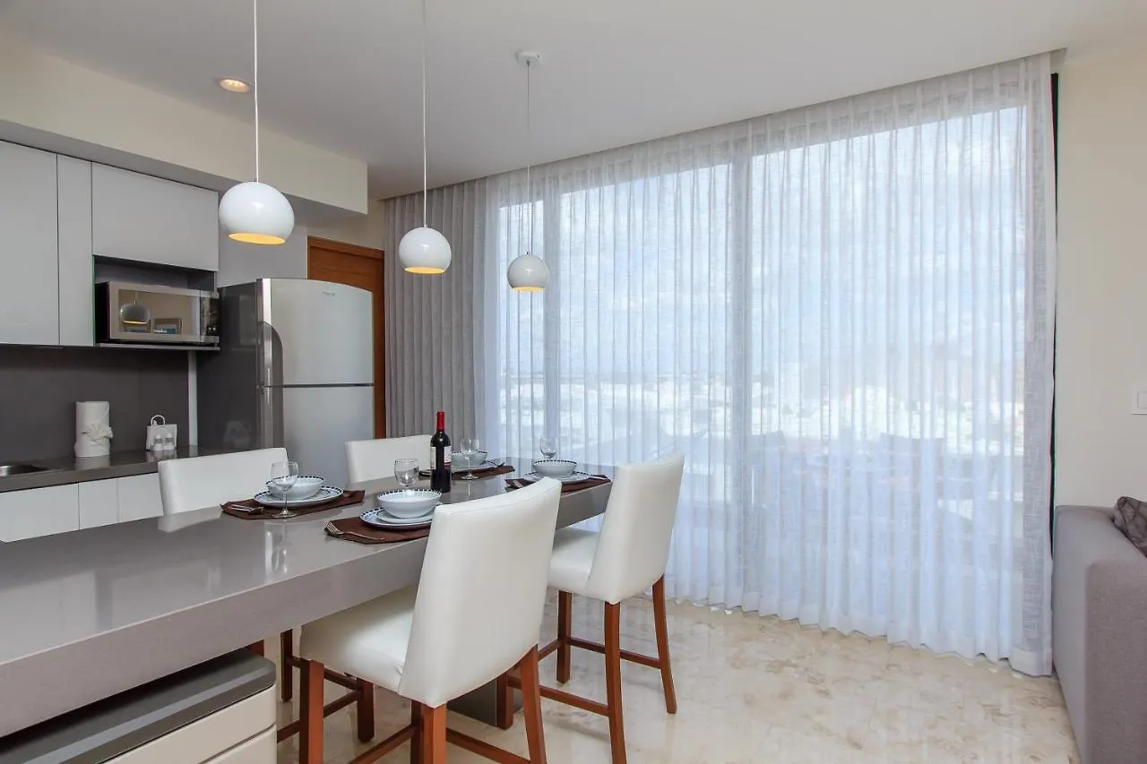 A-Nah Apartments, Rooftop Pool, Walking Distance To 5Th Avenue 신데 델 카르멘 아파트