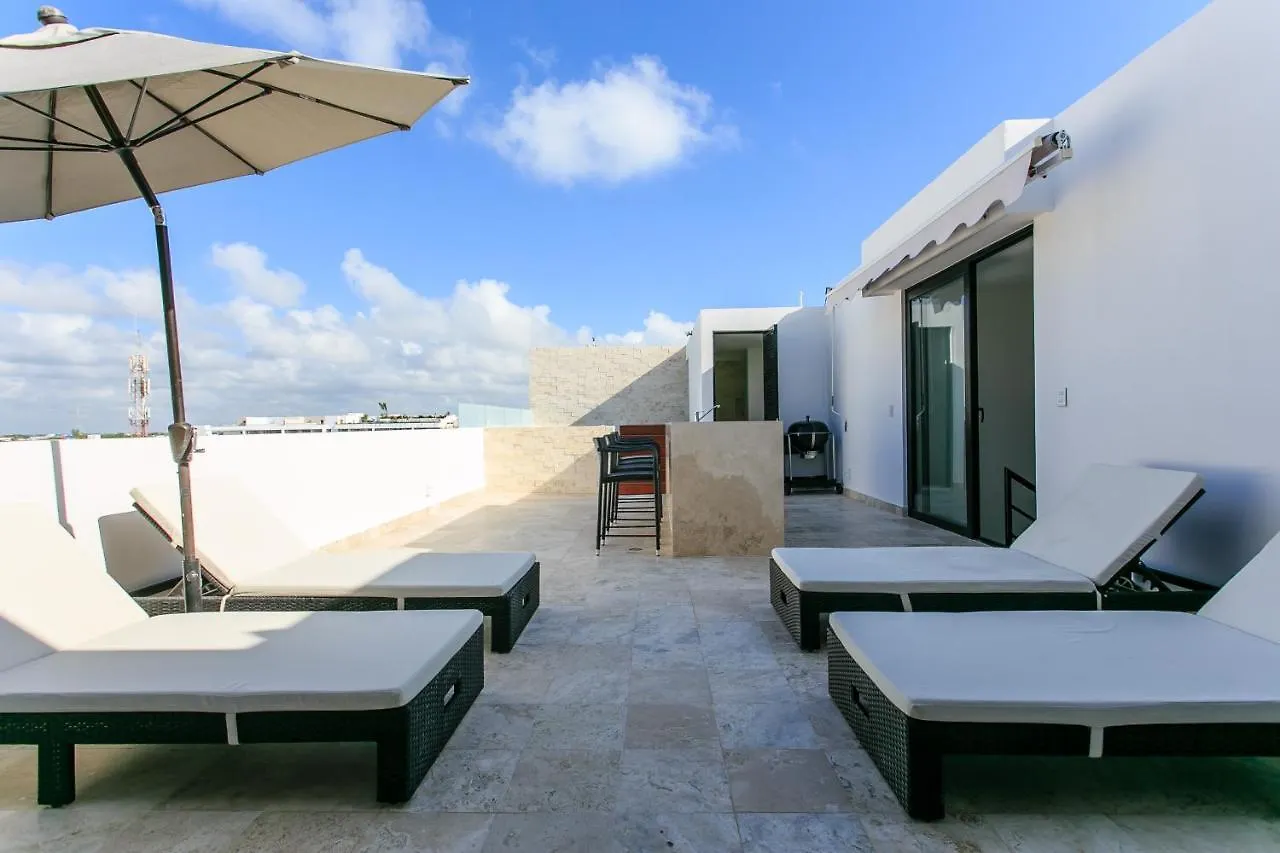 A-Nah Apartments, Rooftop Pool, Walking Distance To 5Th Avenue Playa del Carmen Apartment