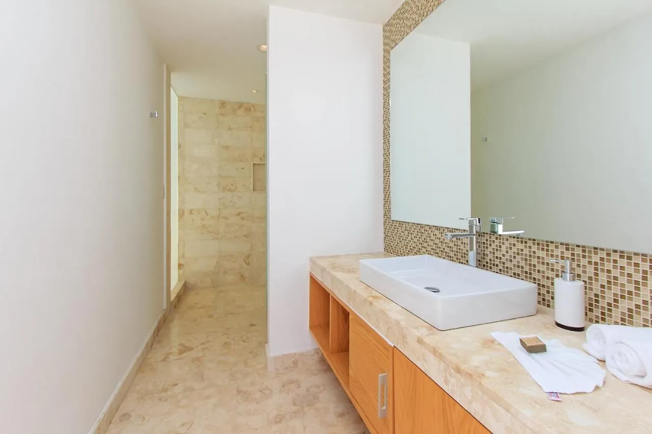 Apartment A-Nah Apartments, Rooftop Pool, Walking Distance To 5Th Avenue Playa del Carmen